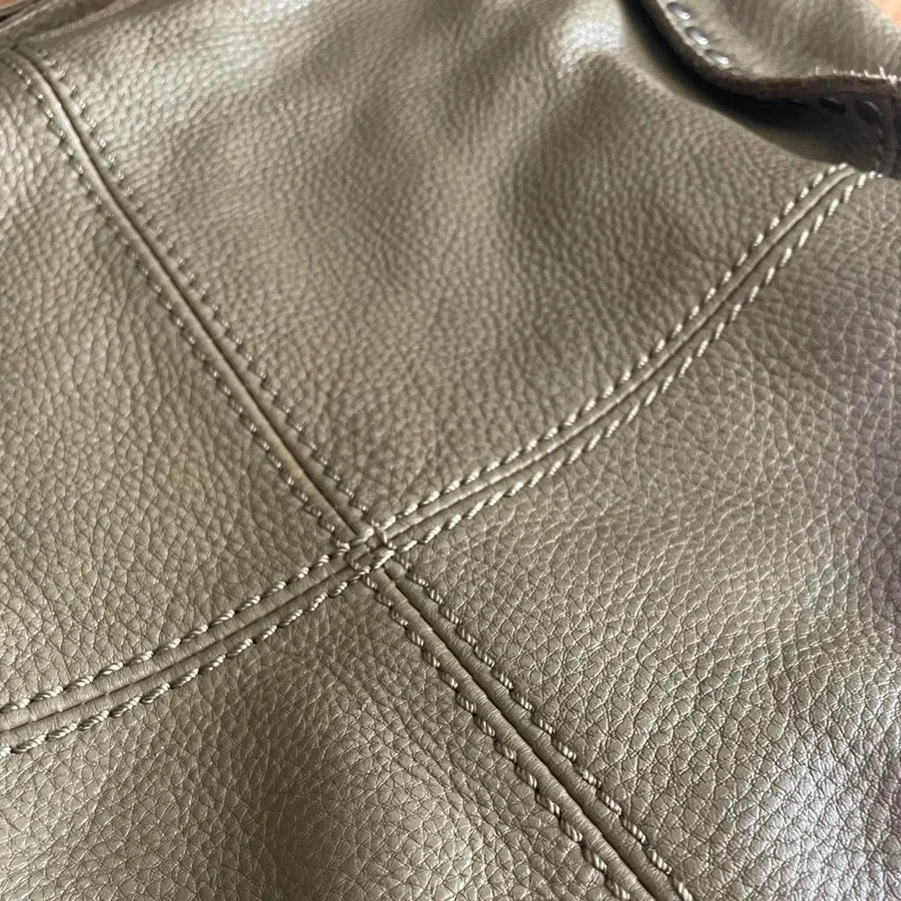 The Sak Silverlake Olive sage Green pebbled Leather Hobo shoulder Bag purse - Picture 5 of 6